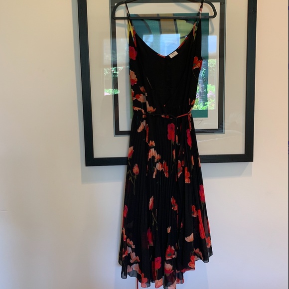 Aritzia Dresses & Skirts - Aritzia Wilfred Beaune Midi Dress